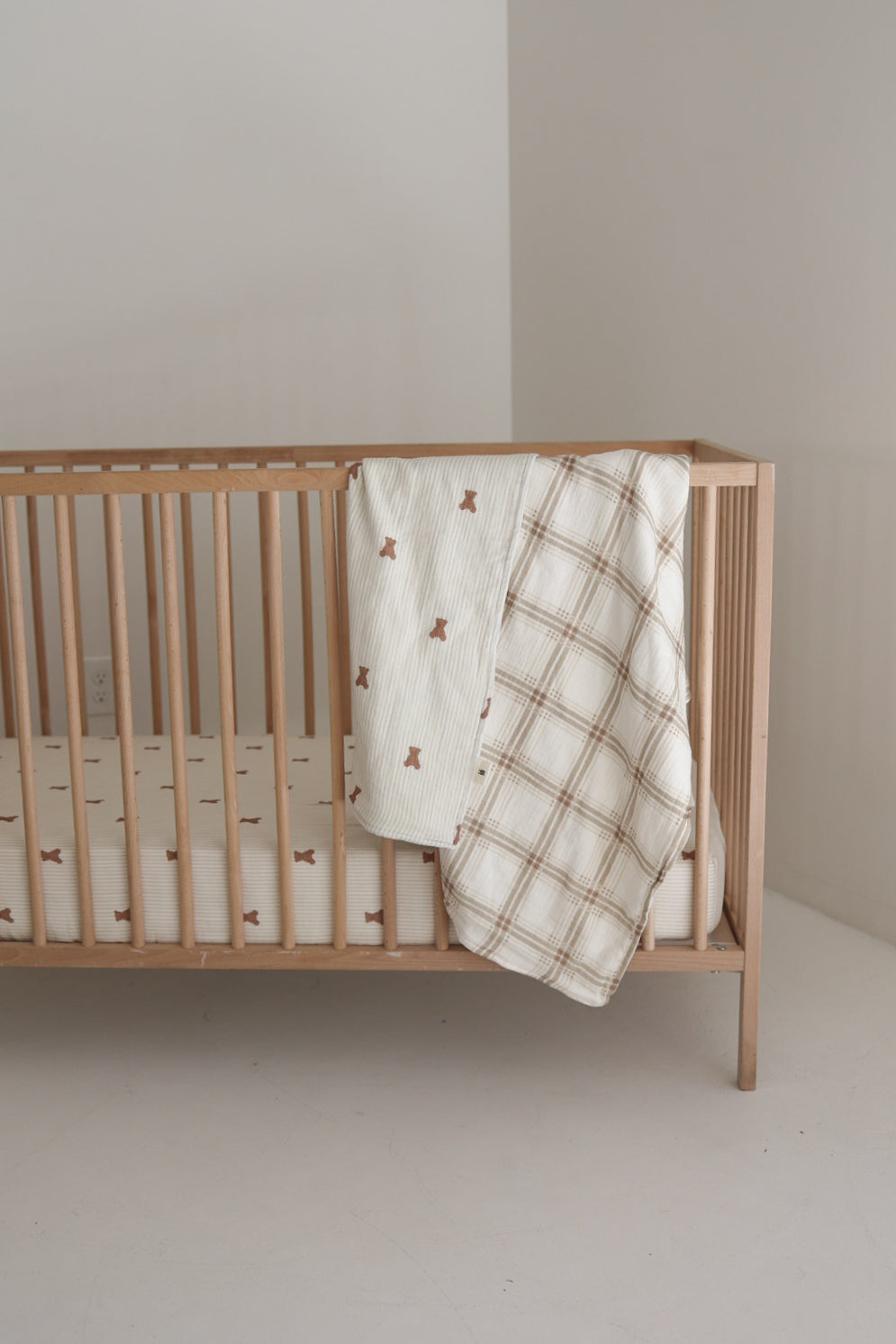 Teddy Muslin Crib Sheet in Cream Stripe with Brown Bear Print - Image 3