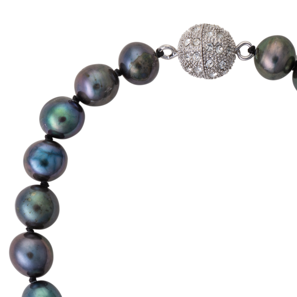 Freshwater Cultured Pearl Bracelet with Sparking Crystal Clasp - Image 3