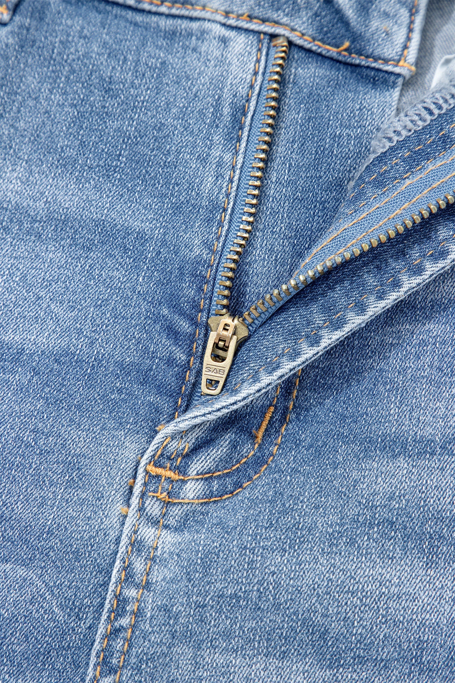 Rayne Wash Raw Hem Shorts in Light Blue - High Waist Denim