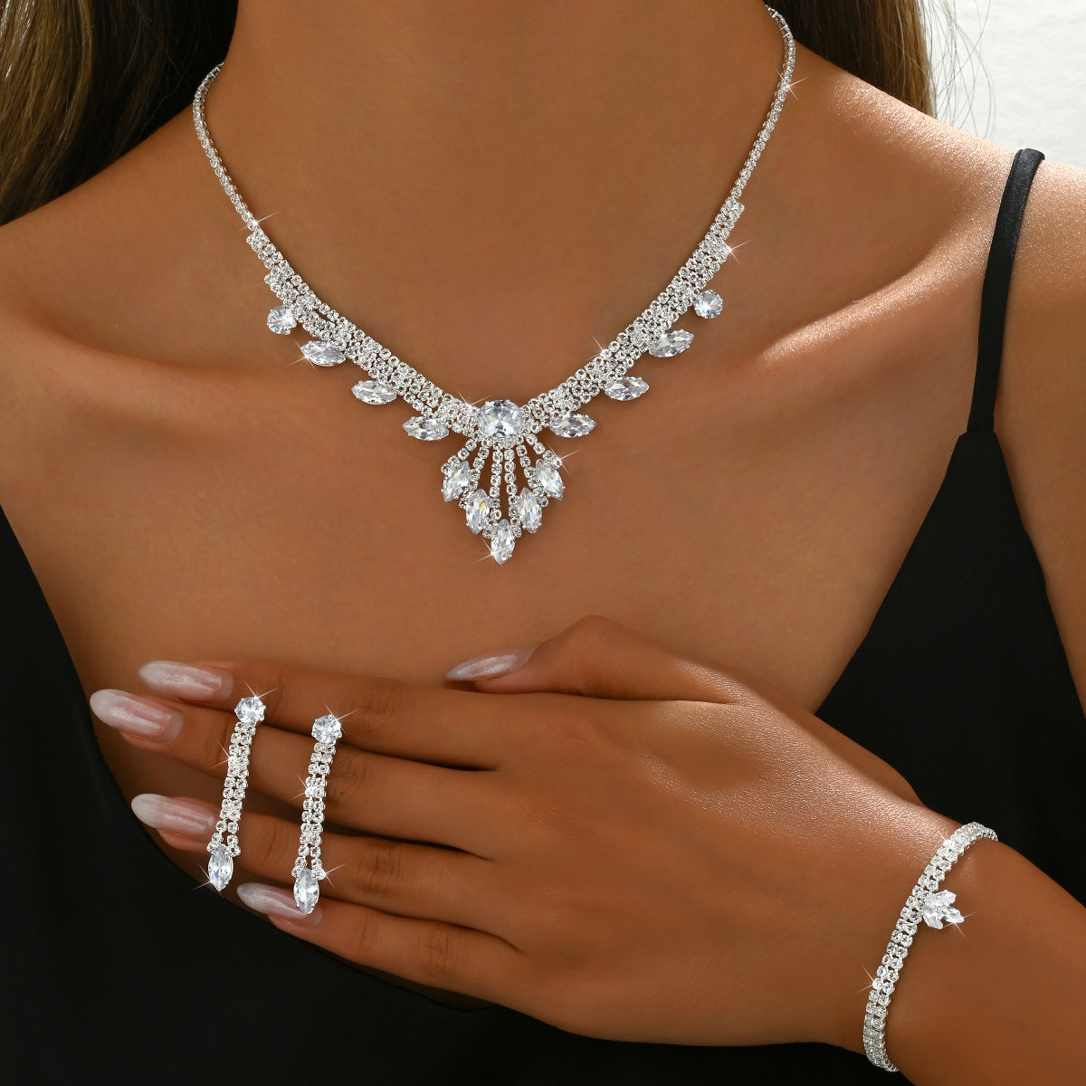 Amazon Hot Selling Jewelry Suit Necklace Earrings Bracelet All-match High-end Accessories Clavicle Chain Three-piece Set