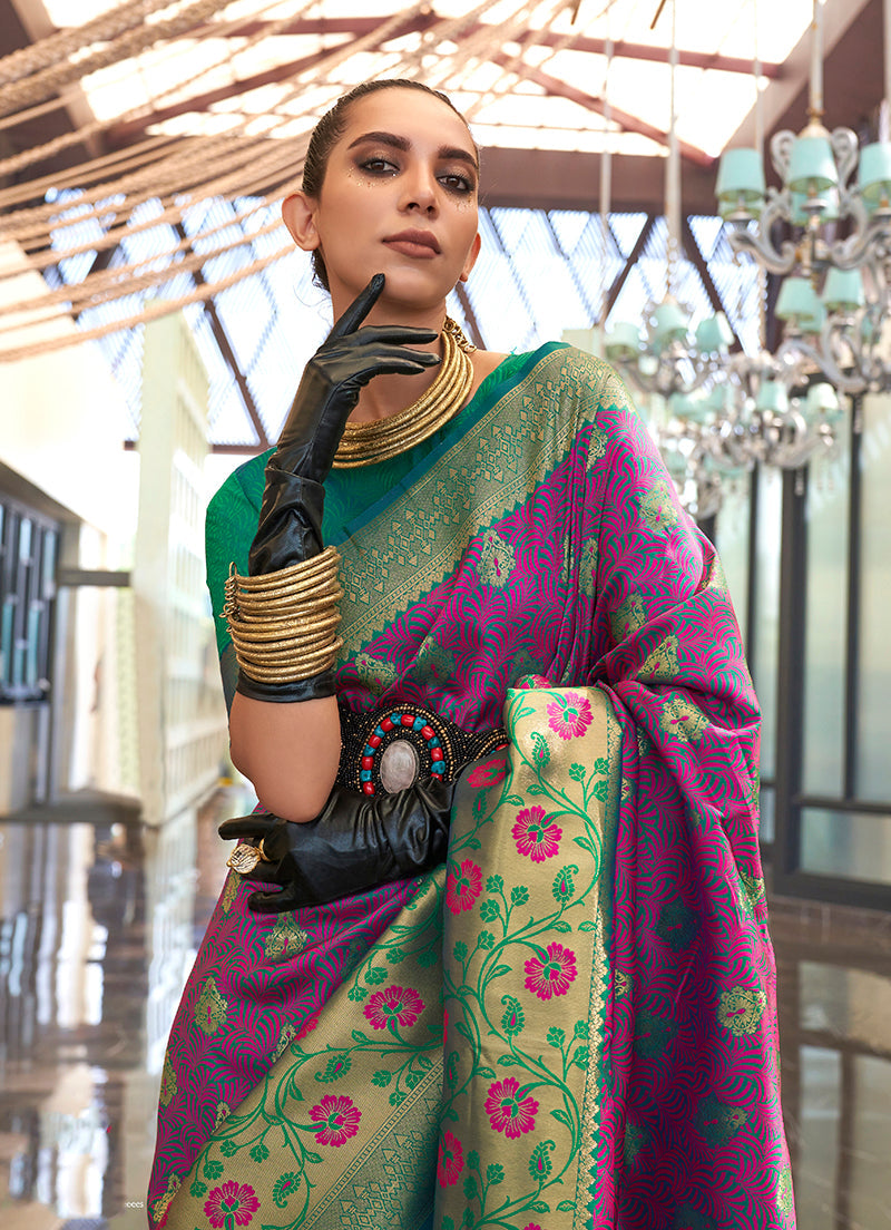 Green and Magenta Handloom Silk Blend Weaving Pattern Saree