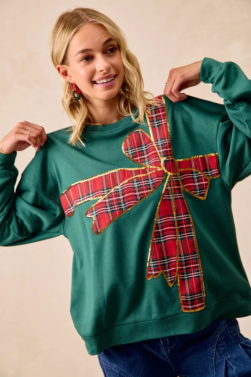 Oversized Plaid Bow Holiday Fleece Pullover in Green/Red