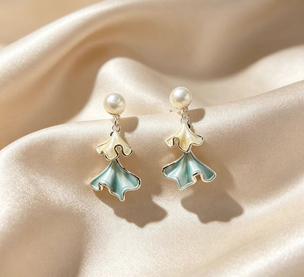 Ginkgo Fritillary And Natural Pearl Elegant High-End Silver Stud Earrings