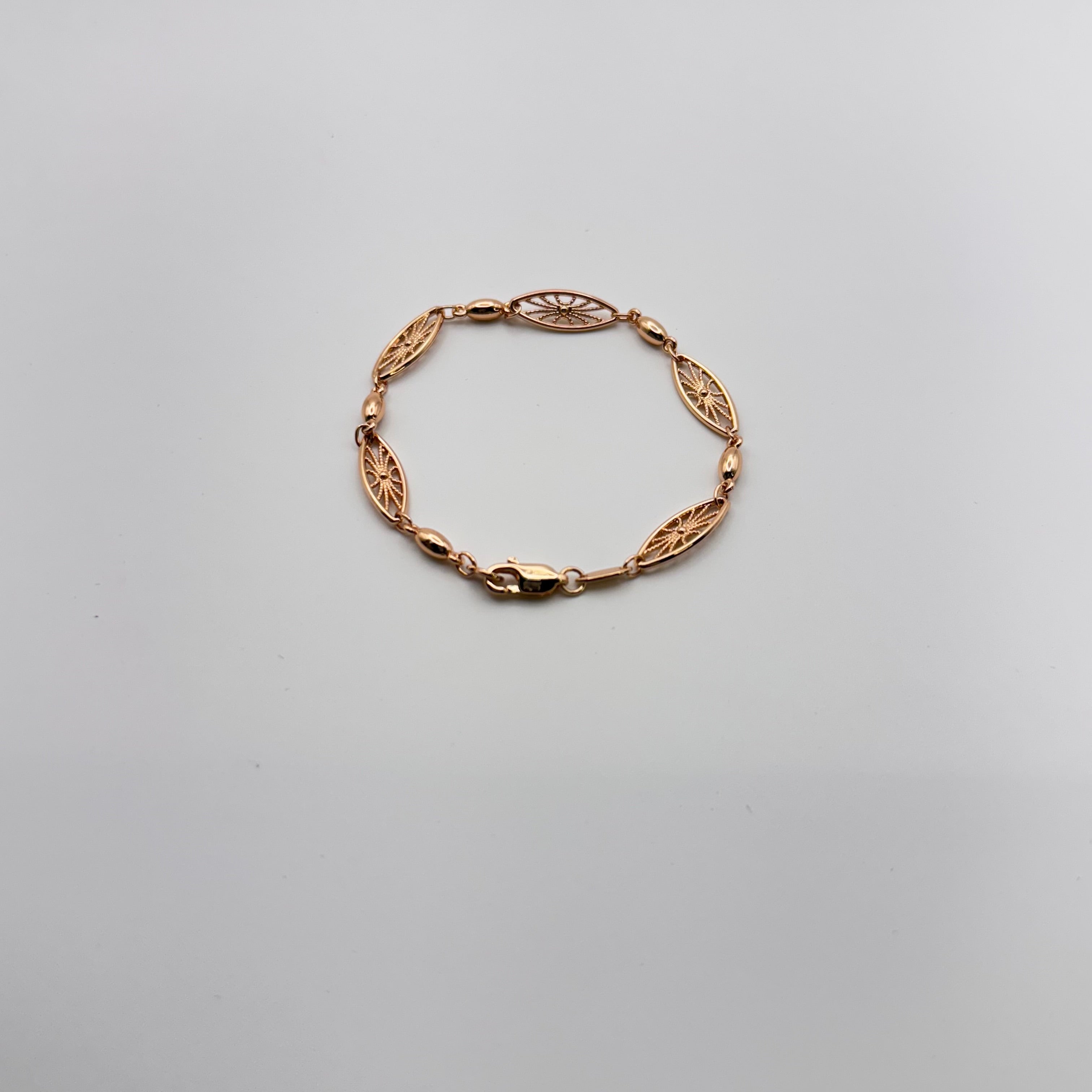 Elegant Rose Gold Filigree Bracelet - Hypoallergenic Stainless Steel Marquise Link Design