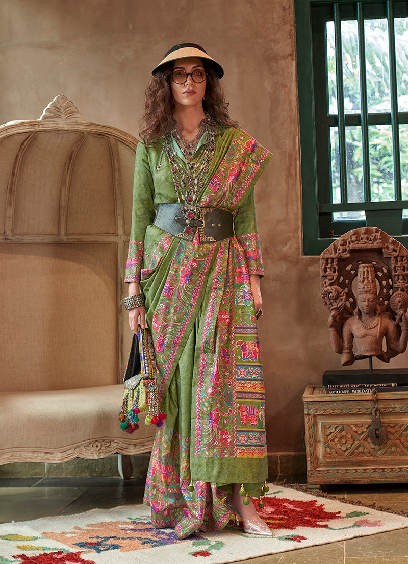 Green silk blend printed saree with elegant aesthetic for traditional ceremonies