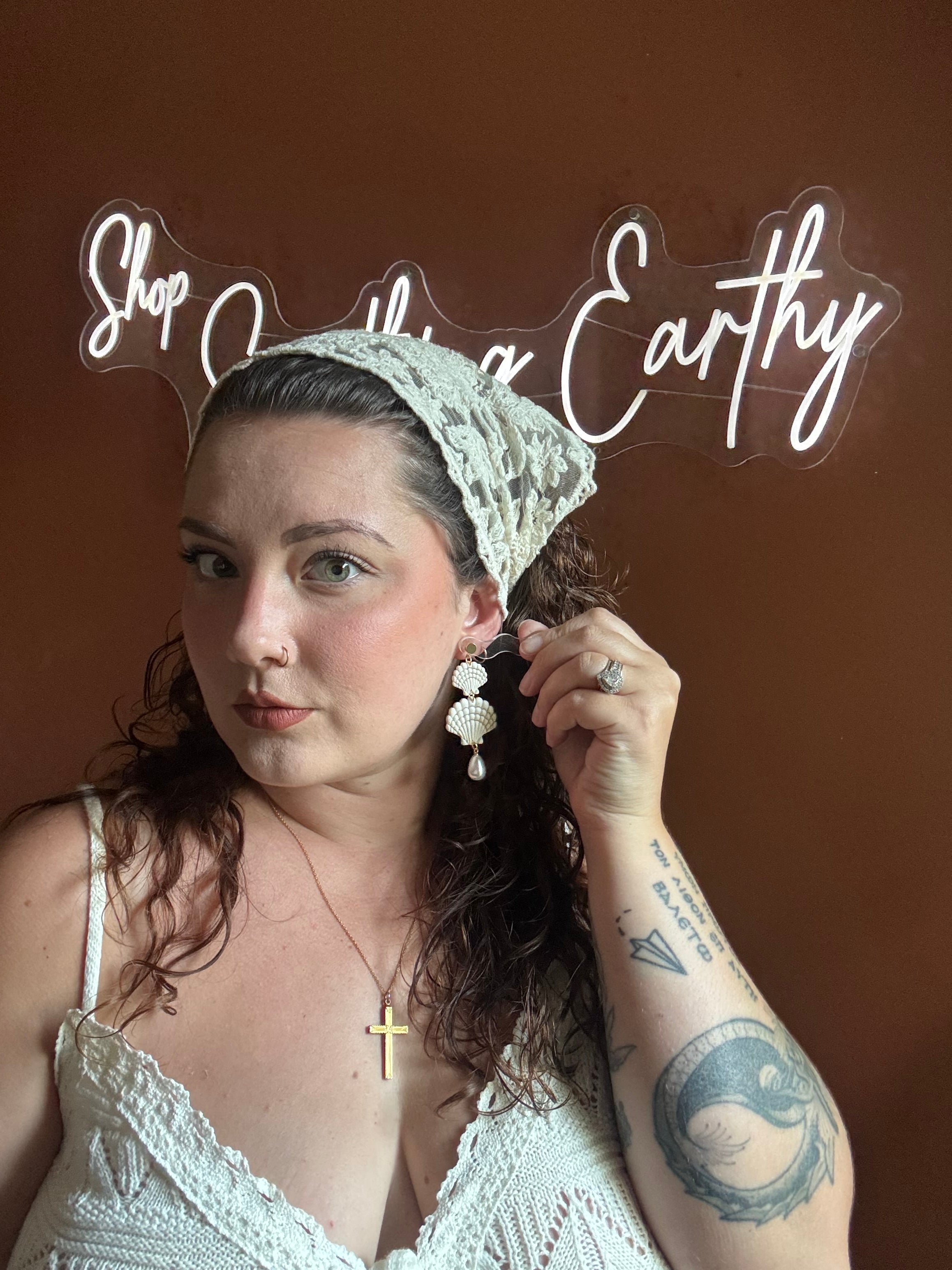 Shelley Earrings in Dove White and Gold