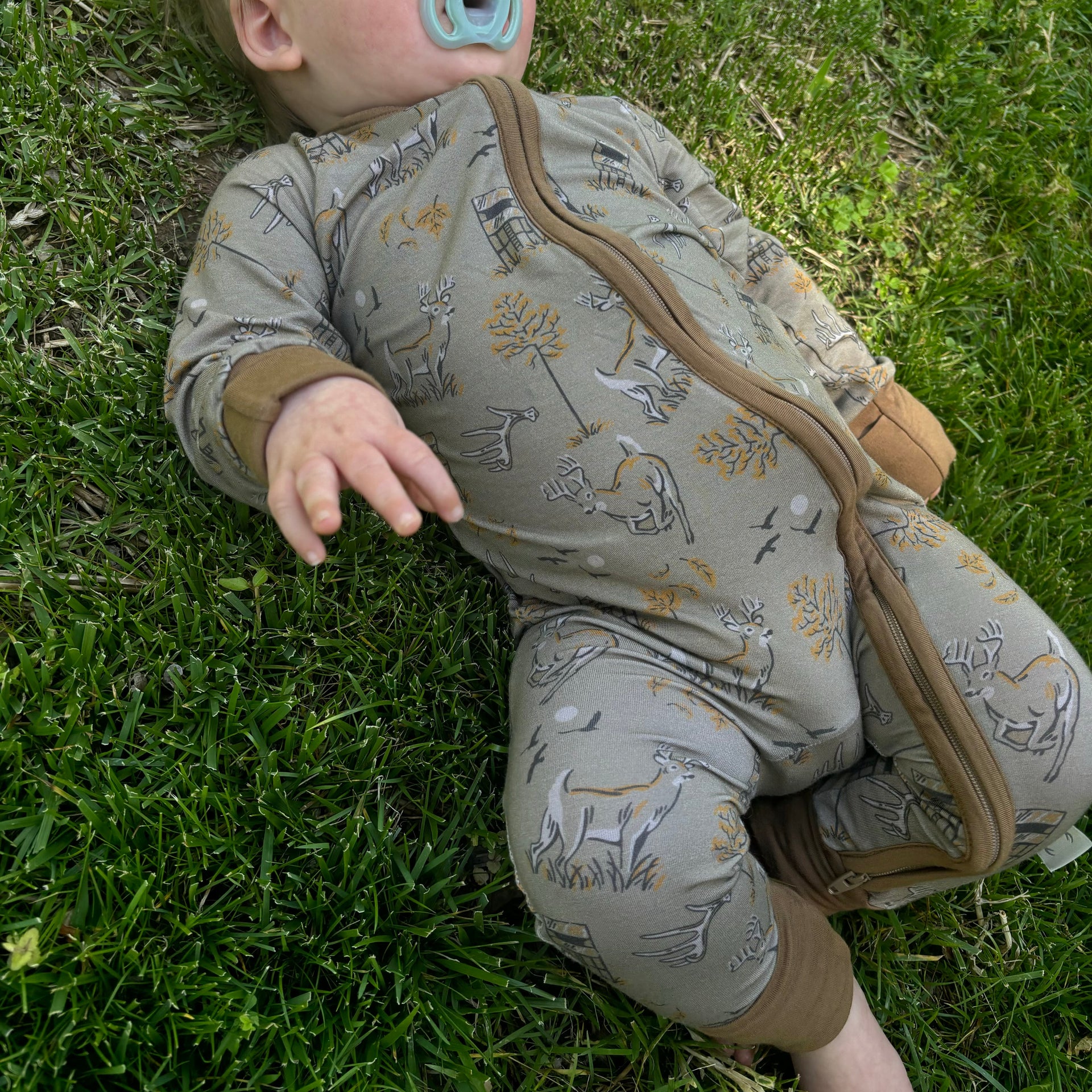 Bamboo Baby Zippy Sleep & Play - Deer Hunting Print Earth Tones