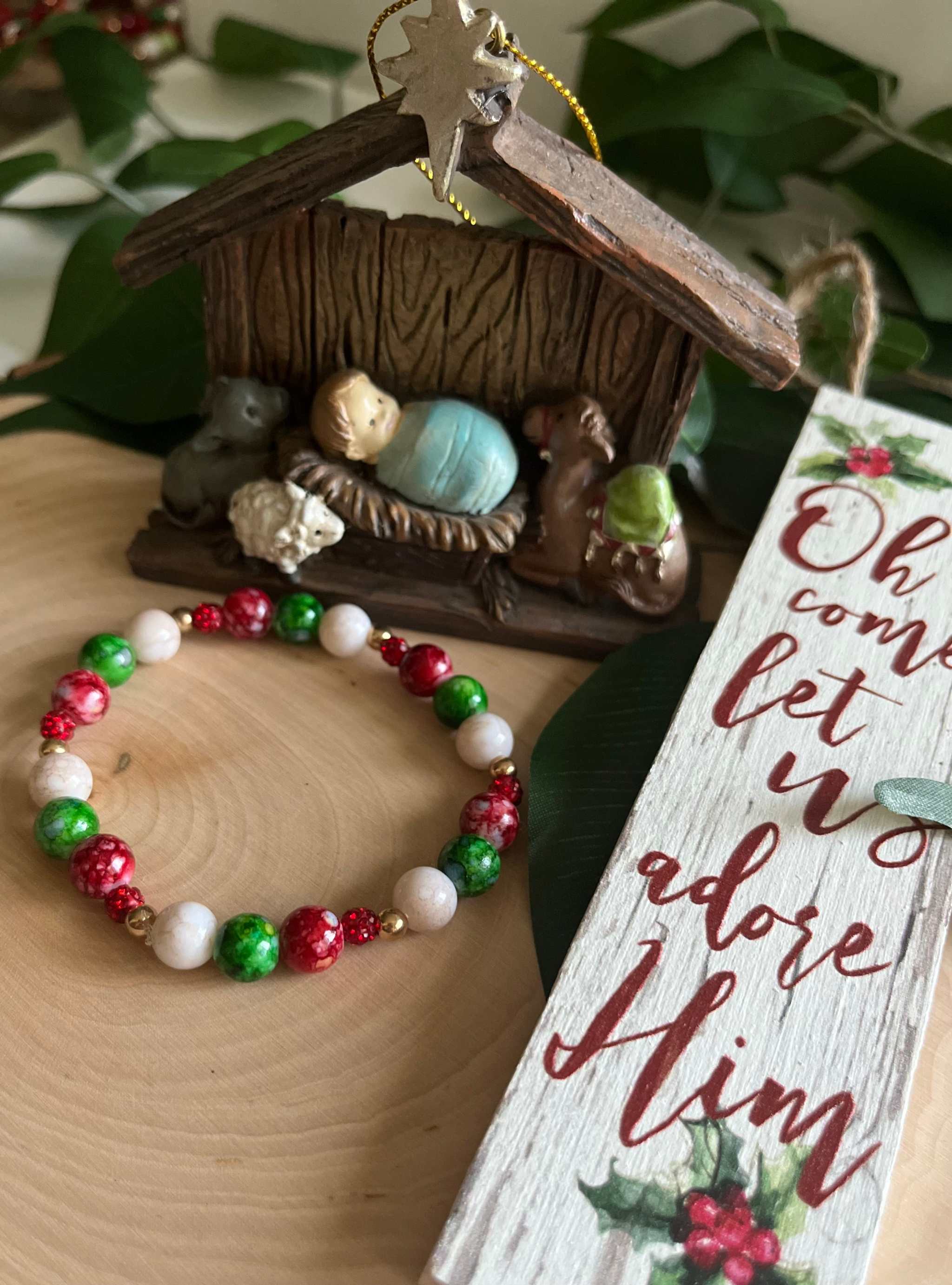 Christmas Jeweled Bead Bracelet - Festive Holiday Stretch Jewelry