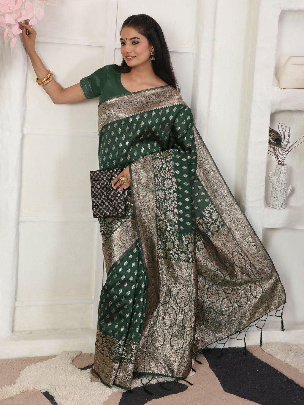 Elegant Blue Lichi Silk Saree with Matching Blouse Piece