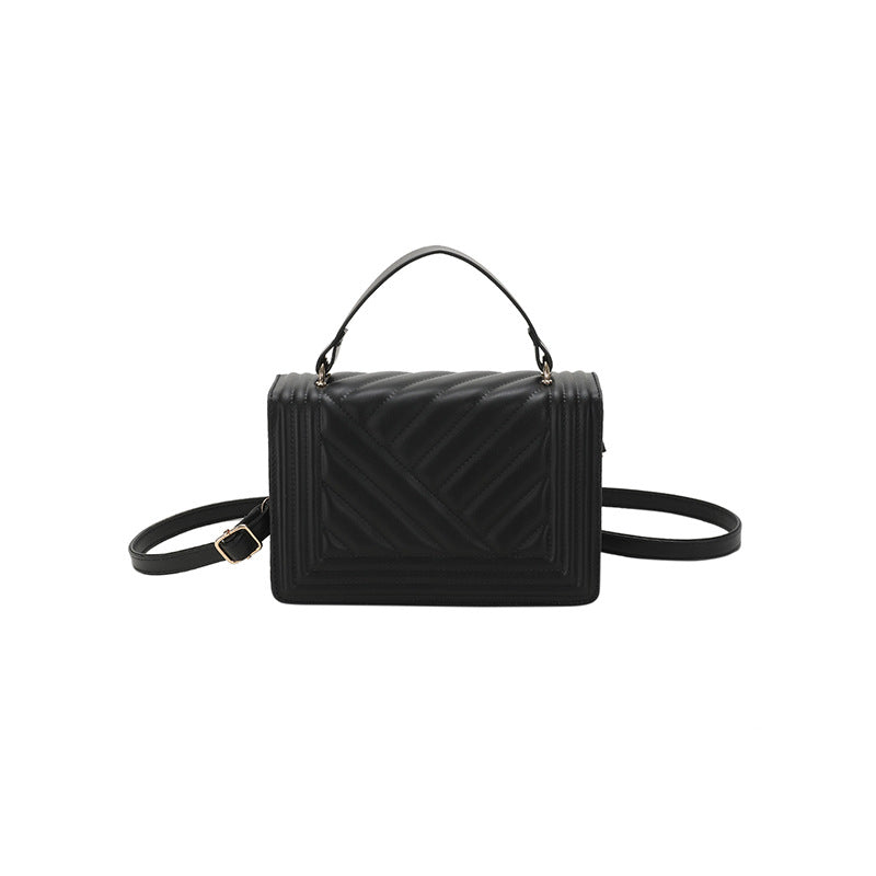 Quilted Chain Crossbody Bag with Daisy Detail, Elegant Shoulder Bag