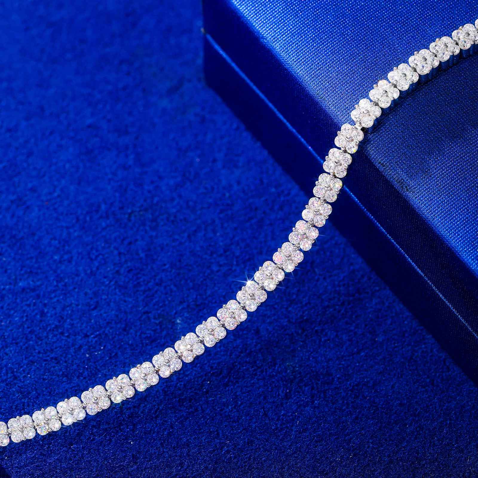 Bracelet Élégance Lumière  4mm Moissanite Tennis Bracelet