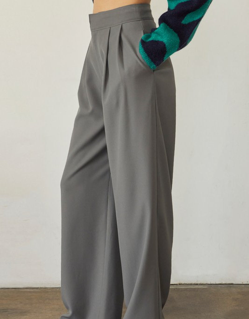 Suki Straight-leg Pleated Trouser in Cool Grey - Sophisticated Fit