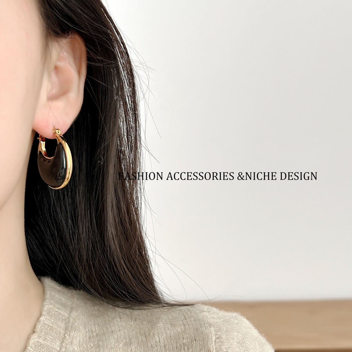 Fashionable U-shaped Gradient Color Crescent Earrings