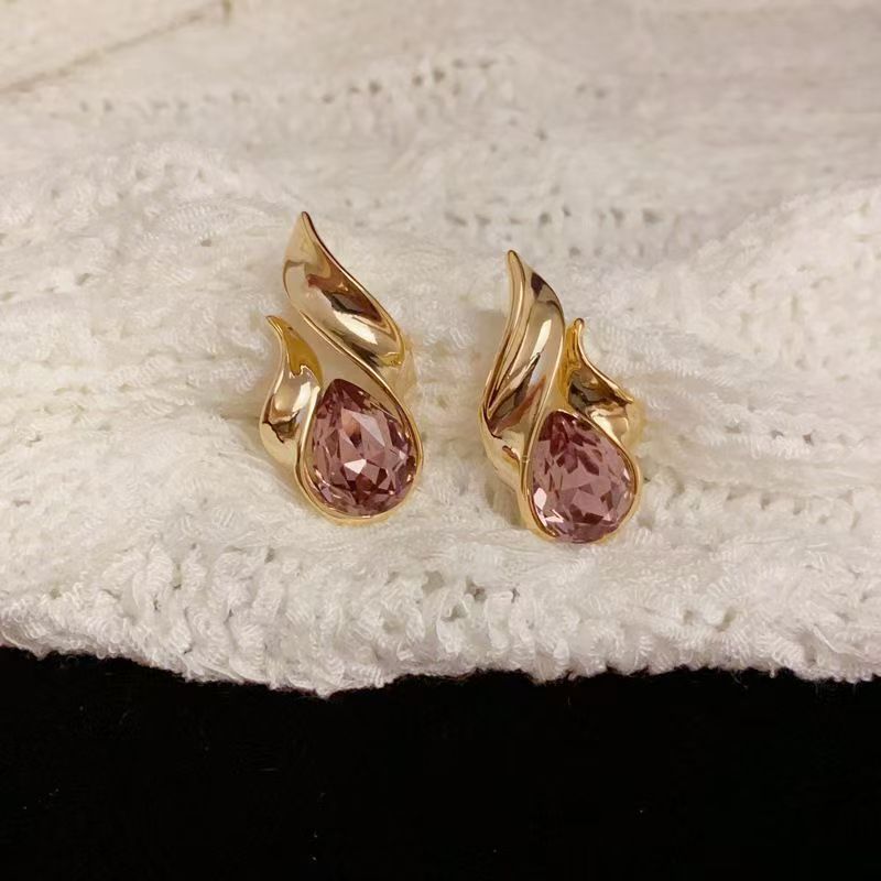 Gold-Plated Teardrop Stud Earrings: European Retro Minimalist Jewelry