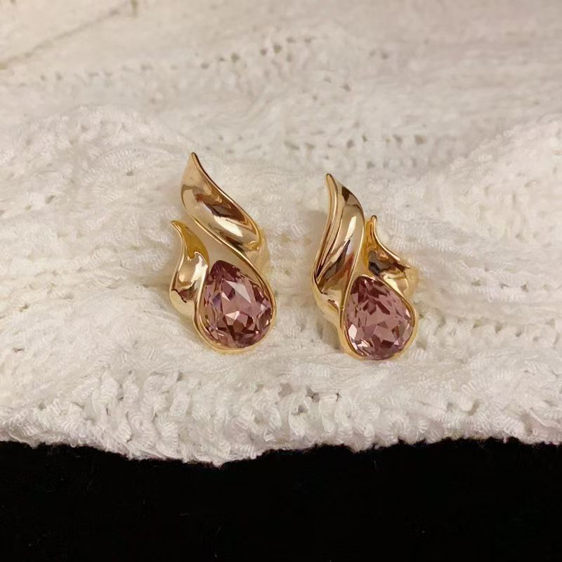 Gold-Plated Teardrop Stud Earrings: European Retro Minimalist Jewelry