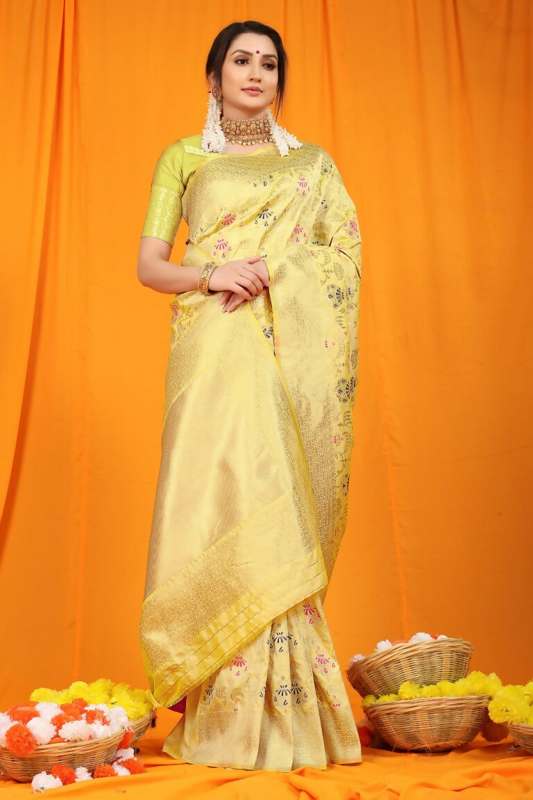 Cream Kanjivaram Silk Zari Woven Saree with Matching Blouse