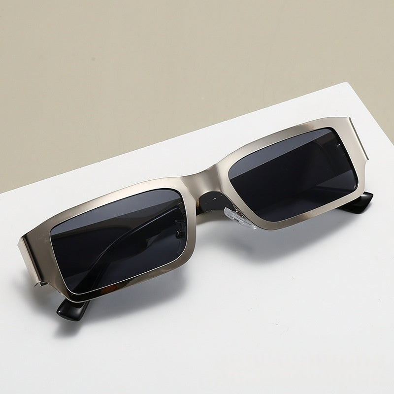 Unisex metal frame fashion sunglasses in black, gold, and silver