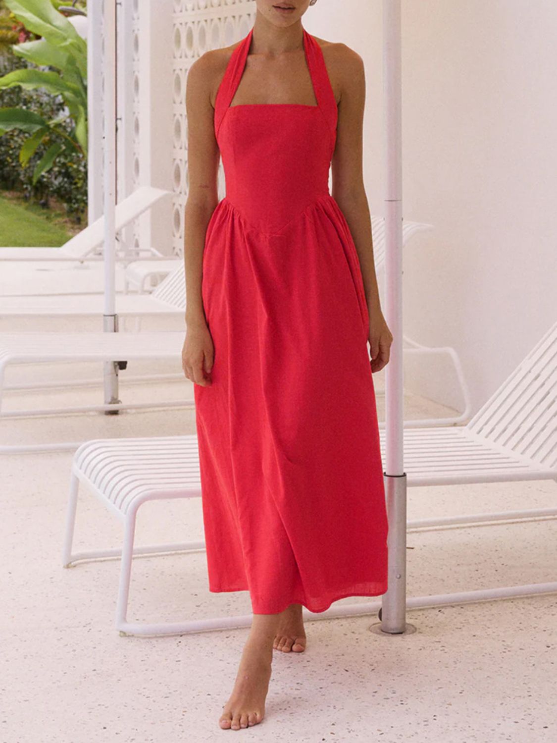 Black Ruched Halter Neck Midi Dress for Sophisticated Evening Wear