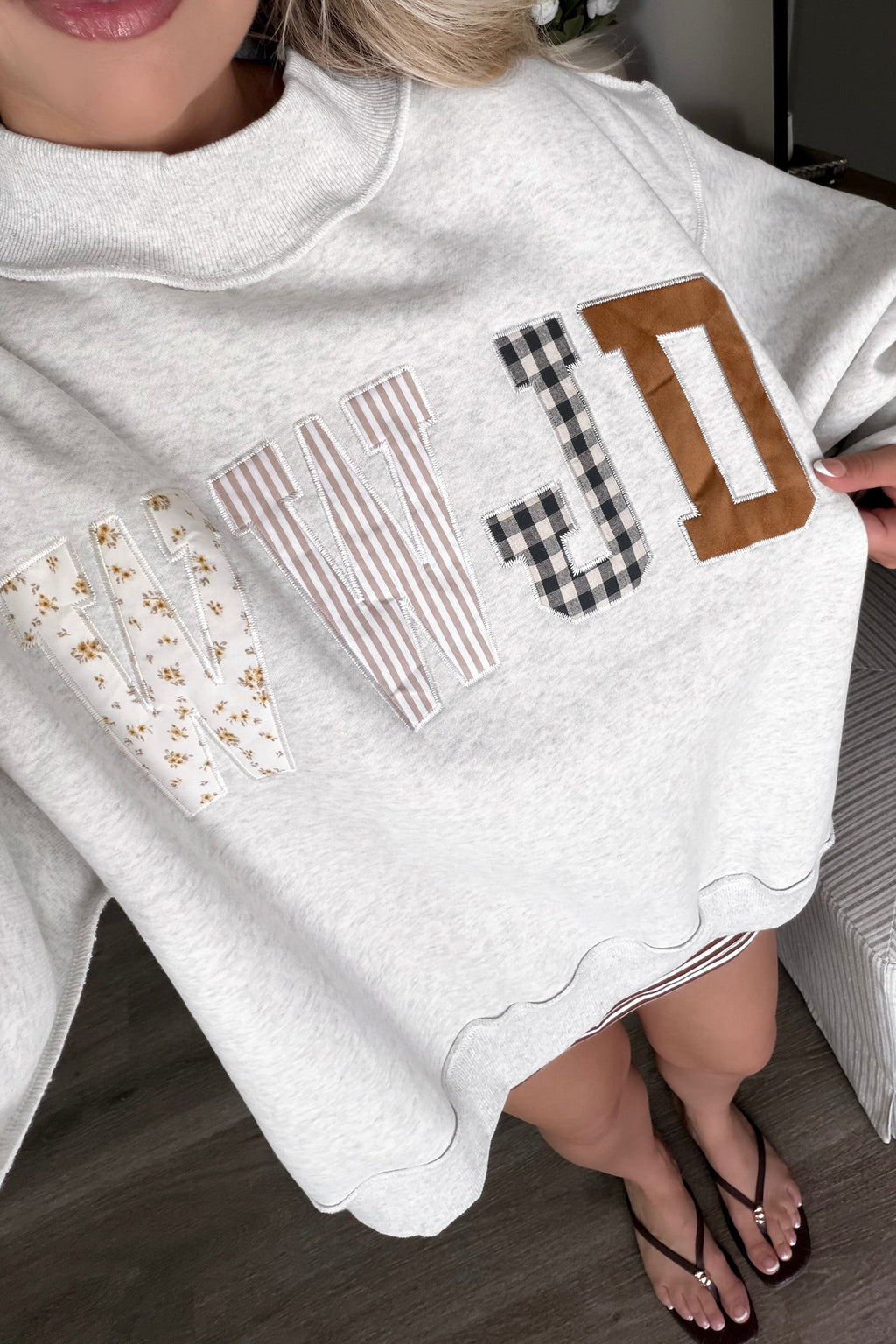 Gray WWJD Mixed Pattern Embroidered Patch Graphic Mock Neck Sweatshirt
