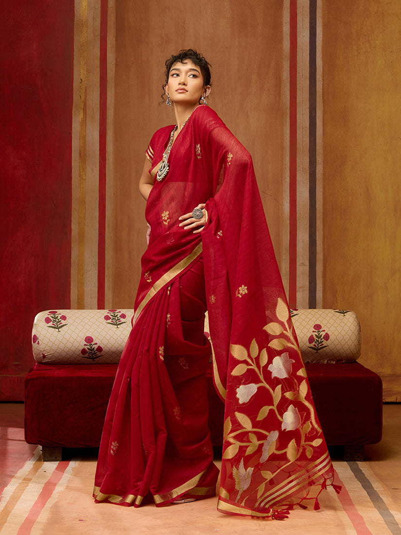 Red Silk Blend Woven Saree with Unstitched Blouse Piece