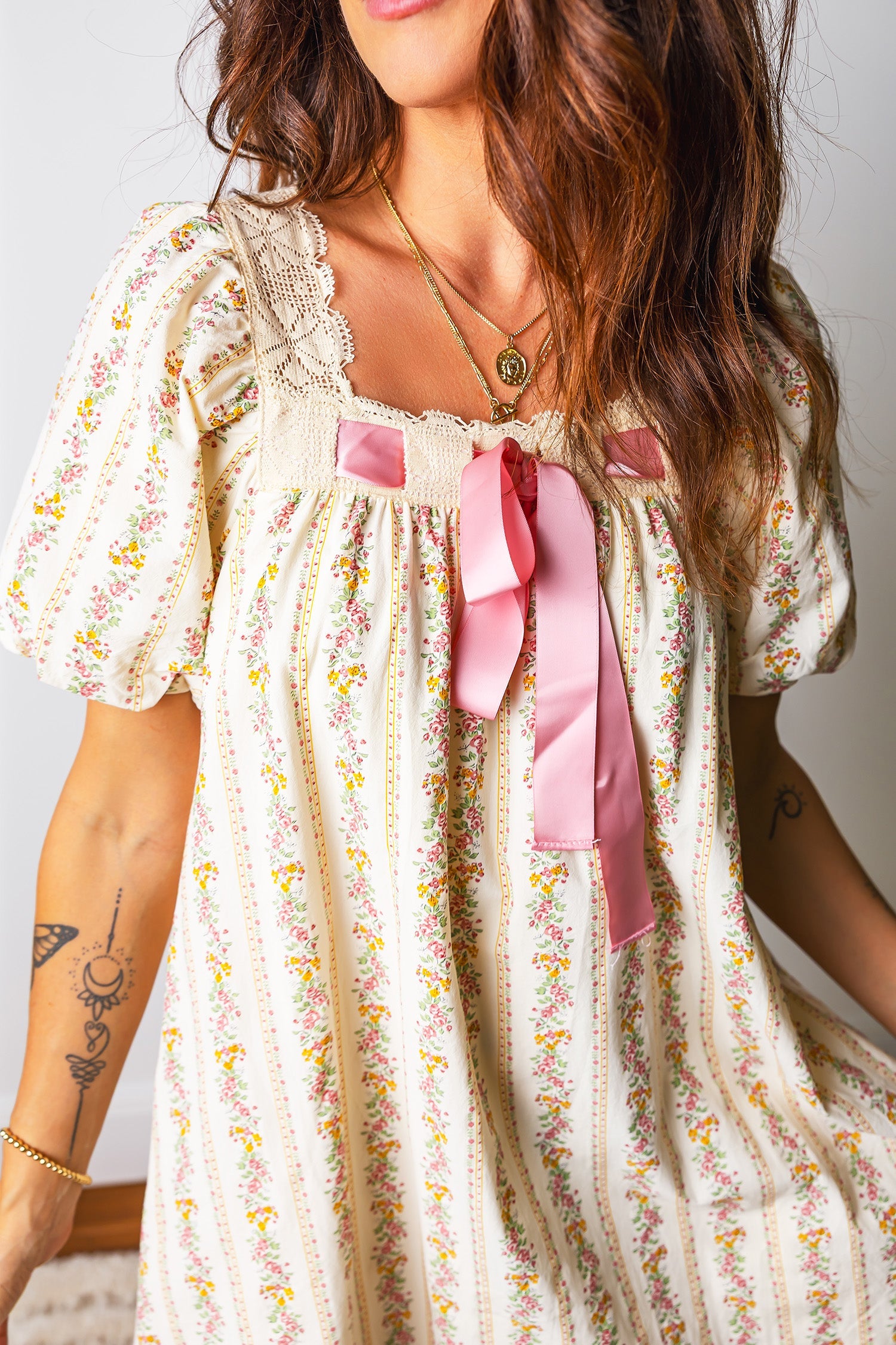 Floral Contrast Ribbon Bow Lace Square Mini Dress
