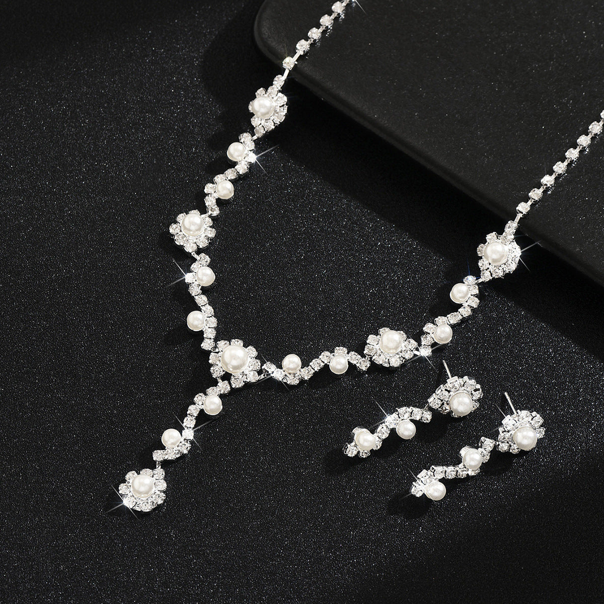 Womens Elegant European Style 2 Pcs Pearl Jewelry Set,Necklace And Matching Accessories For Daily Party Wear