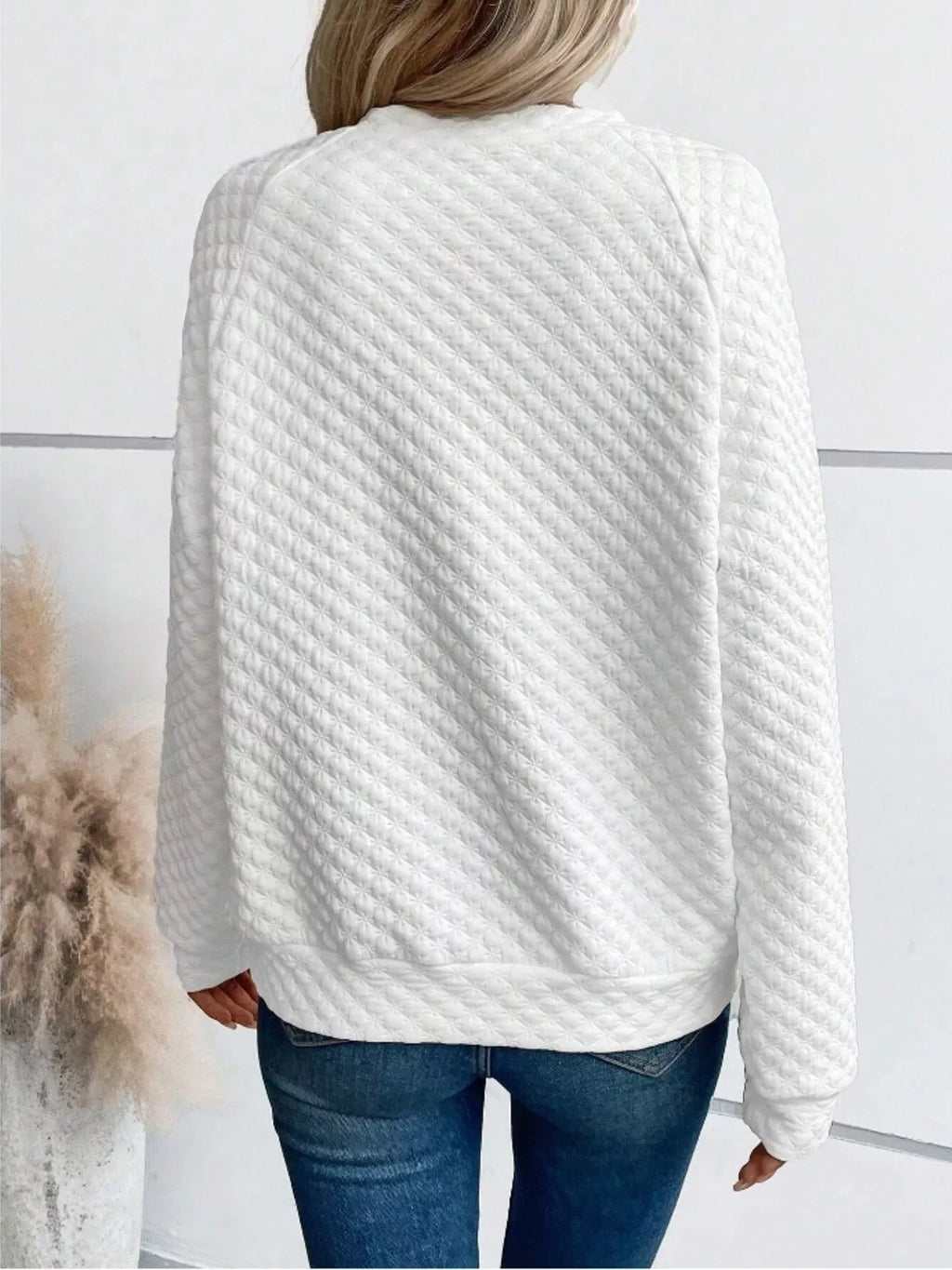 White Quilted Notched Neck Long Sleeve Sweatshirt - Image 4