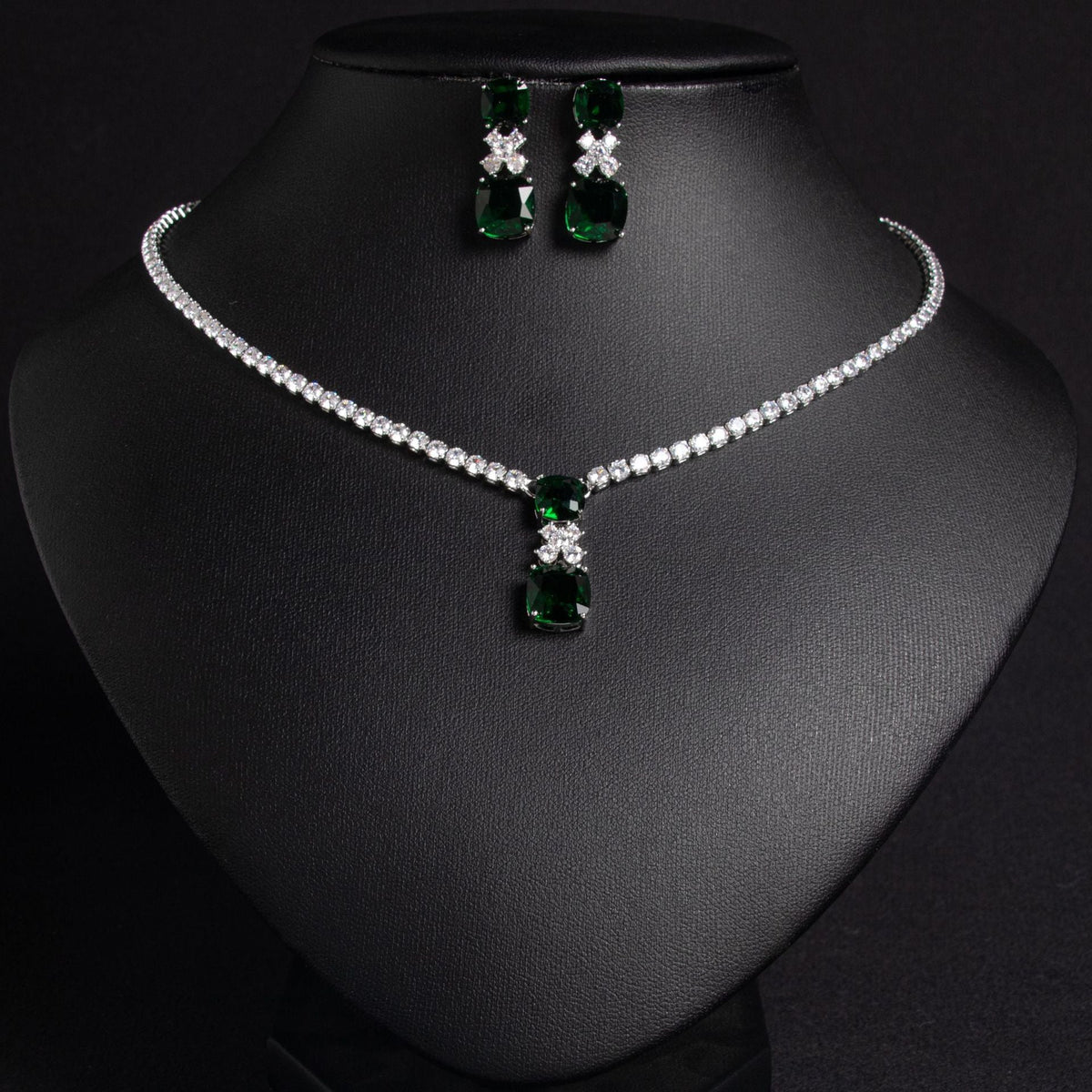 Cross-Border Small Square Bridal Necklace Women's Clavicle Chain Light Luxury Niche Design Simple Zircon Pendant Earrings Necklace