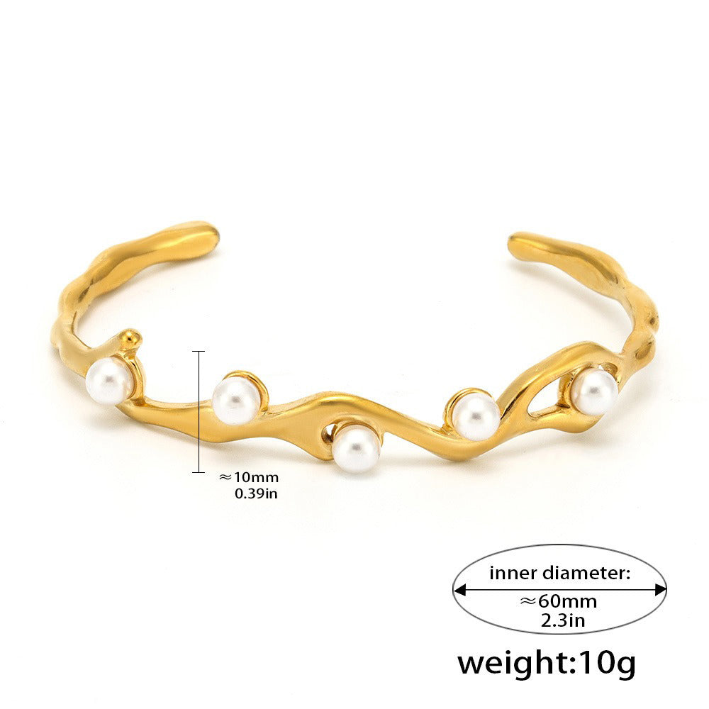 18K gold irregular C-shaped inlaid pearl bracelet with novel and unique design