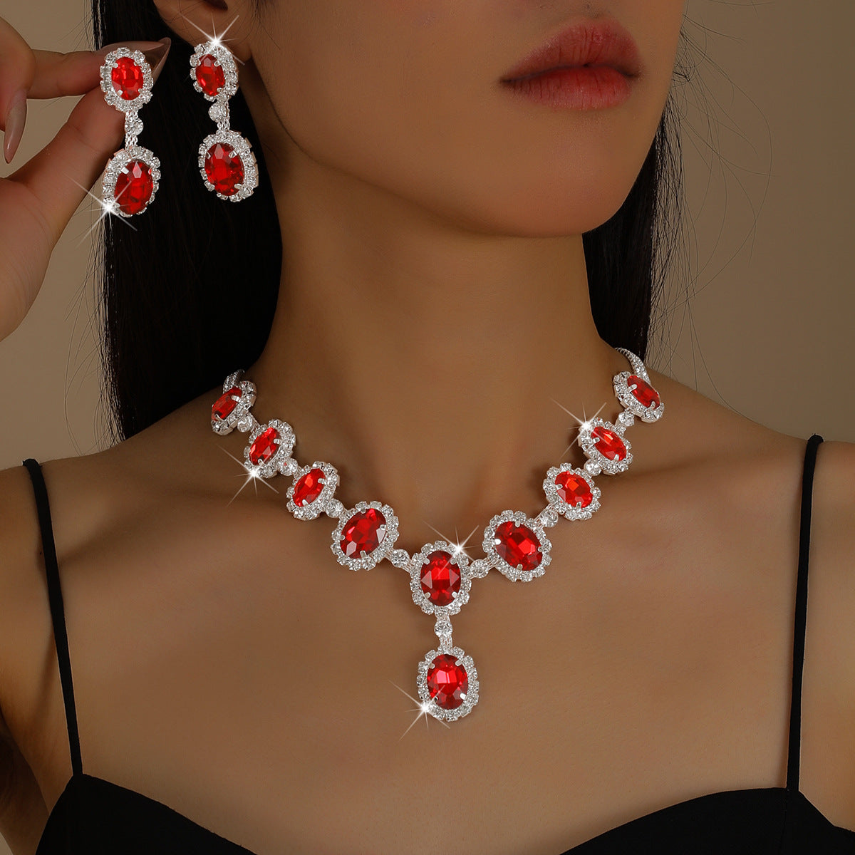 Autumn And Winter European And American Fashion Drop-Shaped Super Flash Elegant Set Chain Earrings Necklace Exaggerated Two-Piece Bridal Jewelry Wholesale