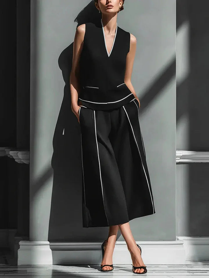 Women's Sleeveless Linen V-Neck Top and Cropped Pants Set