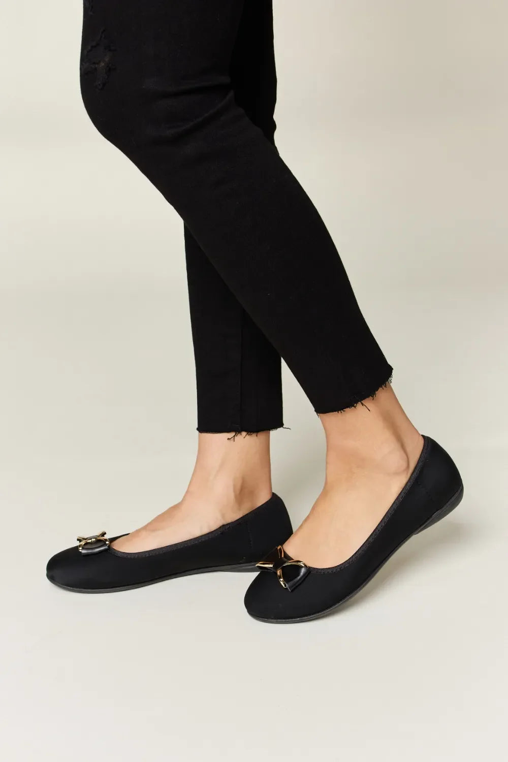 Women's Black Metal Buckle Flat Loafers – Classic Minimalist Shoes