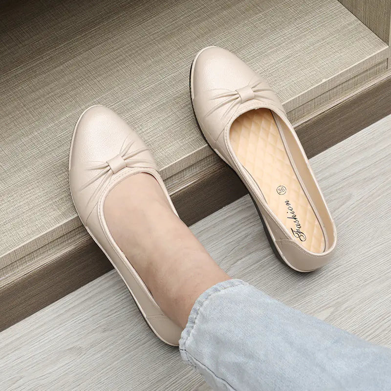 Women's Comfortable Low-Top Faux Leather Wedge Flats - Image 18