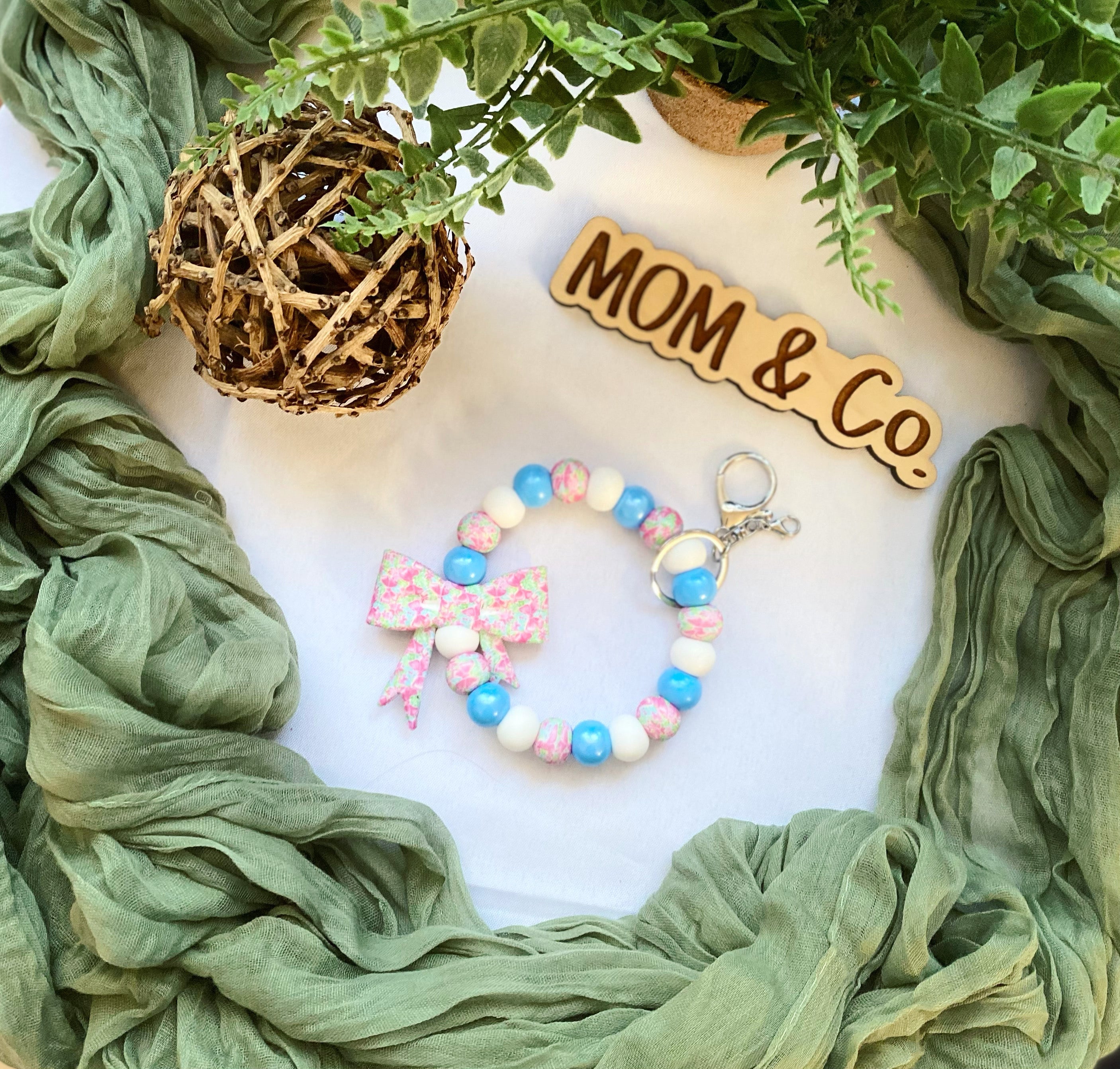 Pink Petals Bow Bead Wristlet