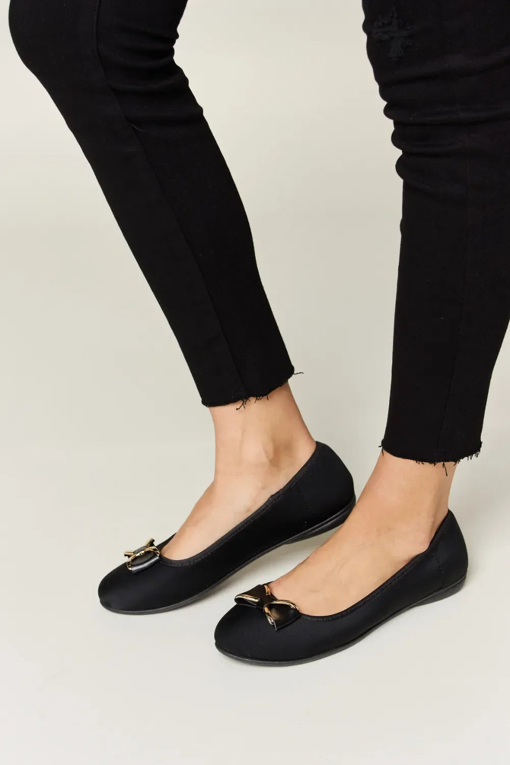 Women's Black Metal Buckle Flat Loafers – Classic Minimalist Shoes