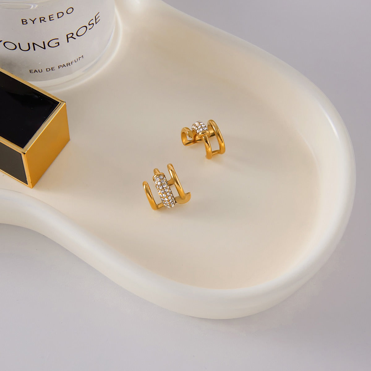 18K Gold Nail Design Earrings Inlaid with Cubic Zirconia