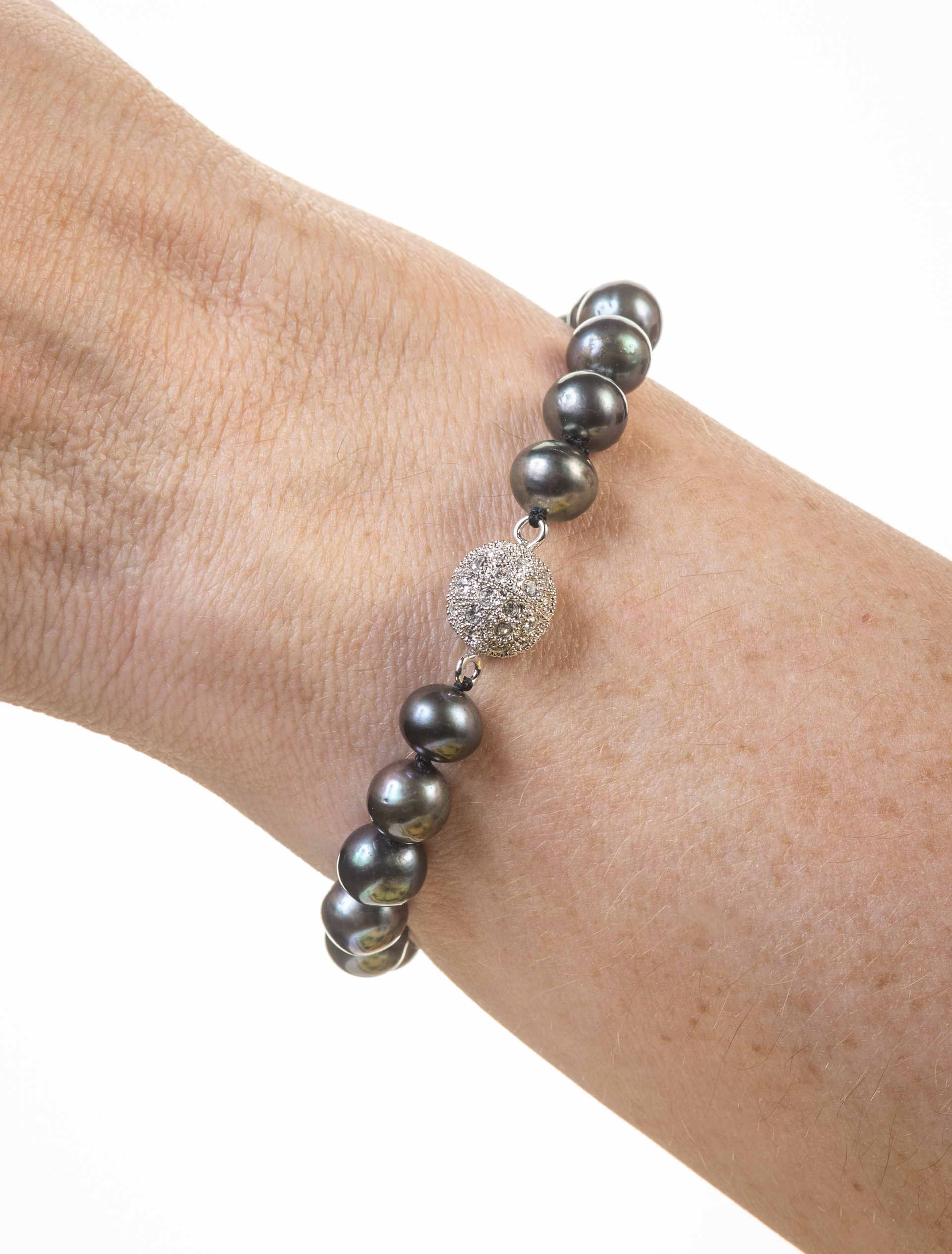 Freshwater Cultured Pearl Bracelet with Sparking Crystal Clasp - Image 5