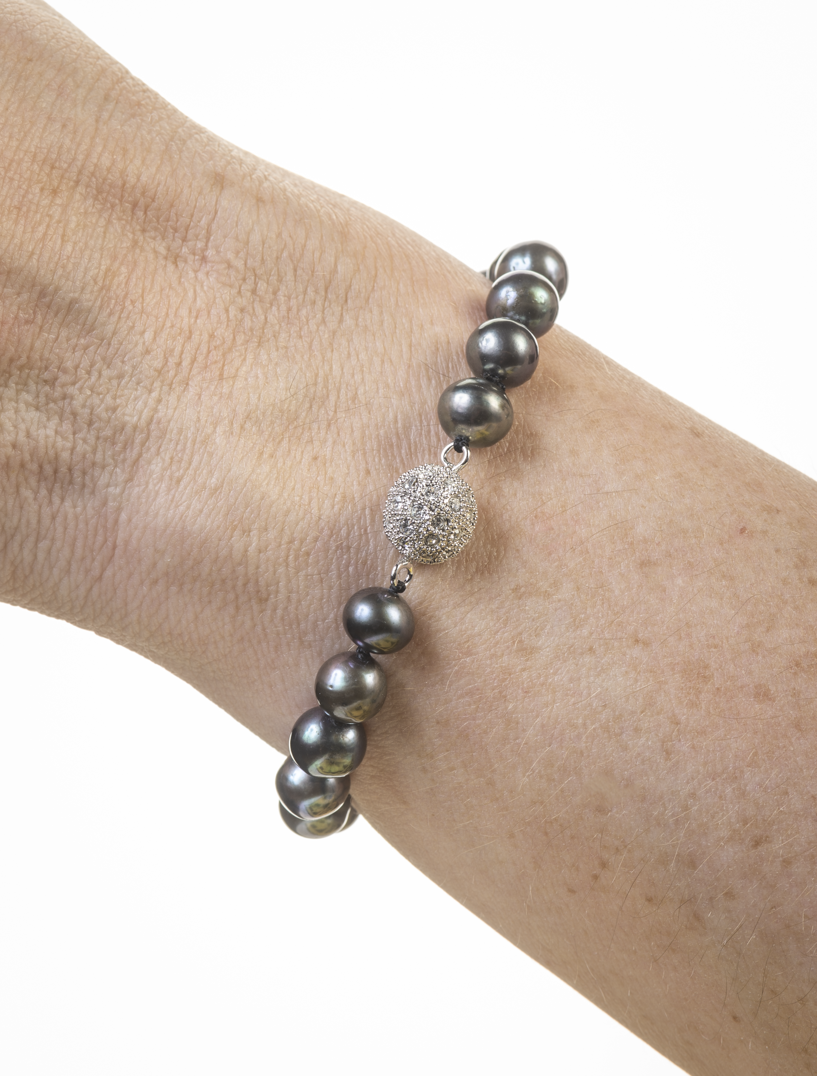 Freshwater Cultured Pearl Bracelet with Sparking Crystal Clasp - Image 5