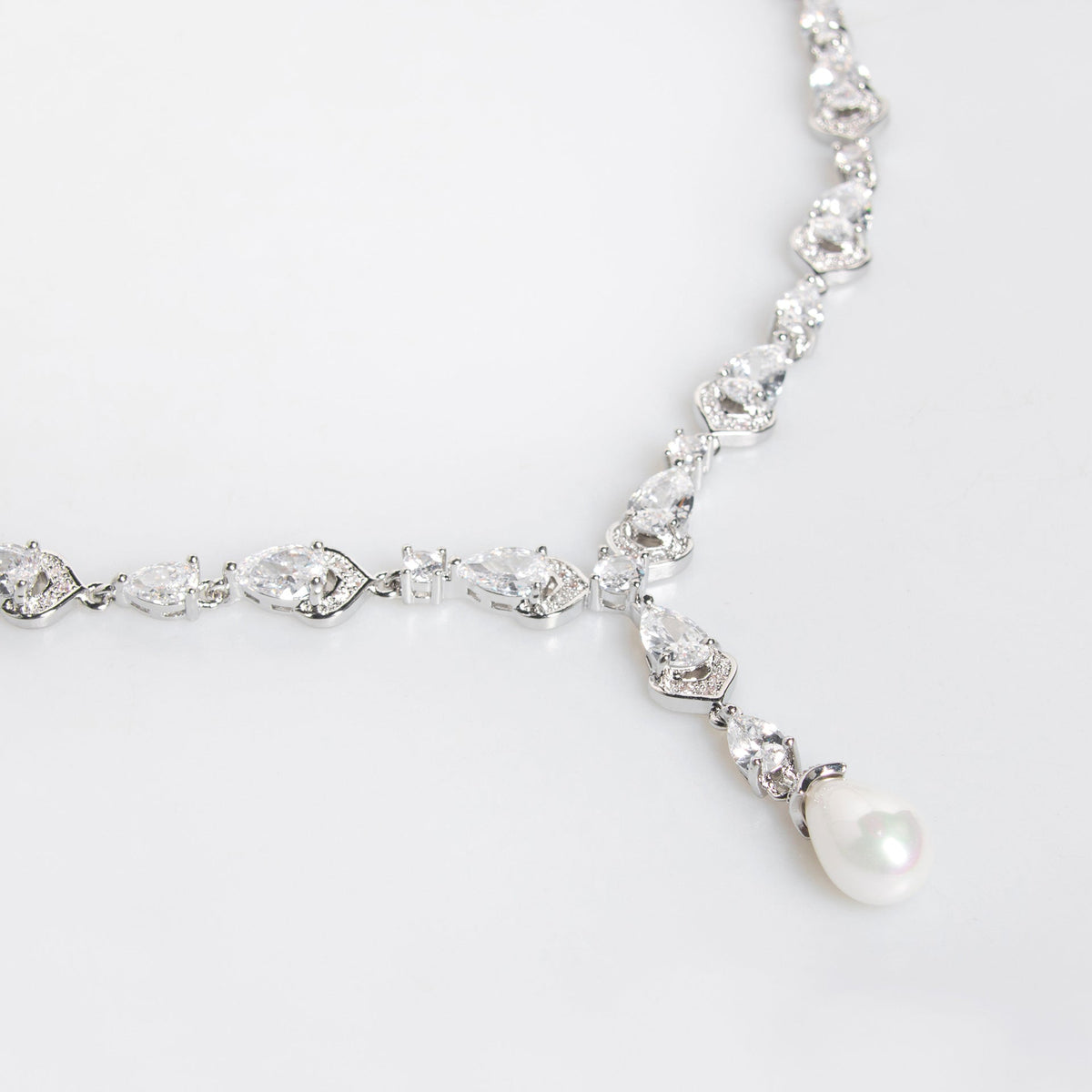 European And American Simple Bridal Jewelry Suit Clavicle Chain Hollow Water Drop Pearl Pendant Necklace Copper Zircon Earrings Accessories
