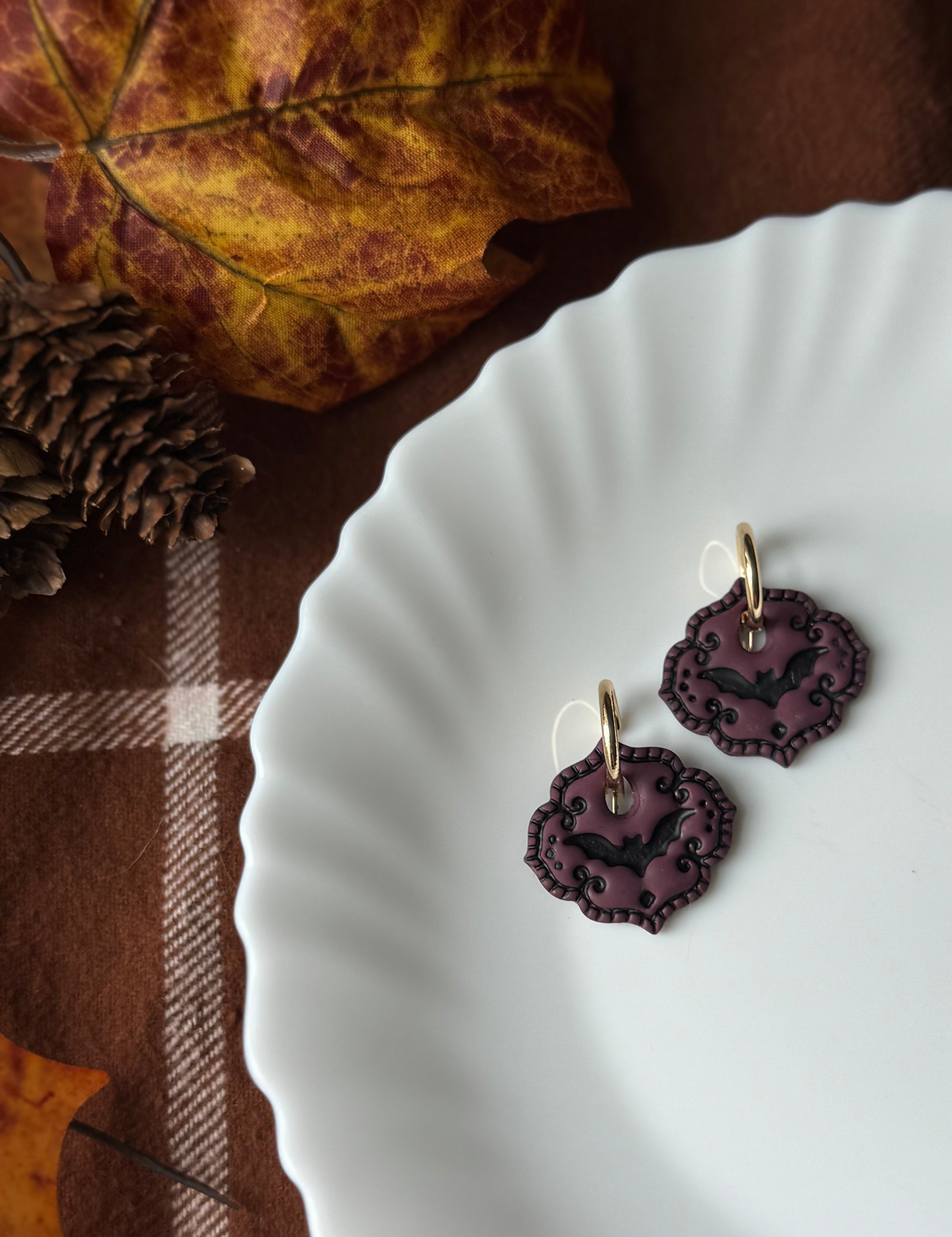 Bat Cameo, in Plum
