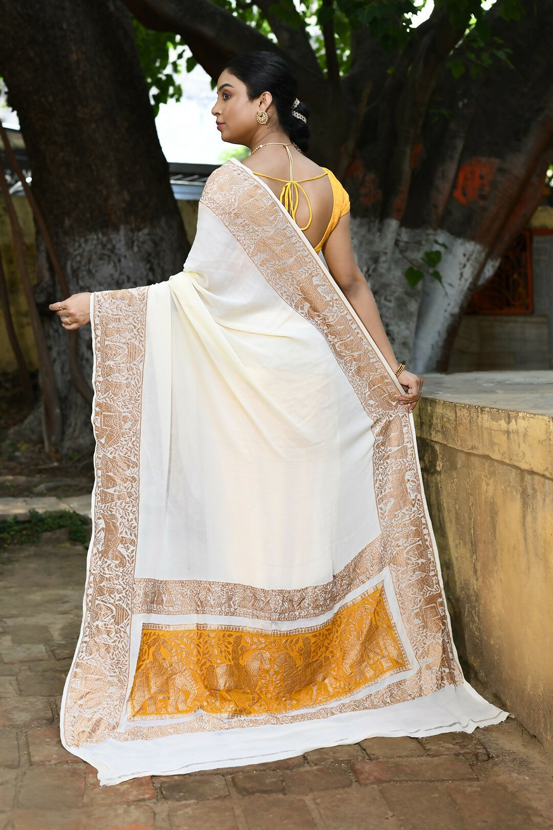 Cream Crepe Chiffon Banarasi Silk Handloom Saree