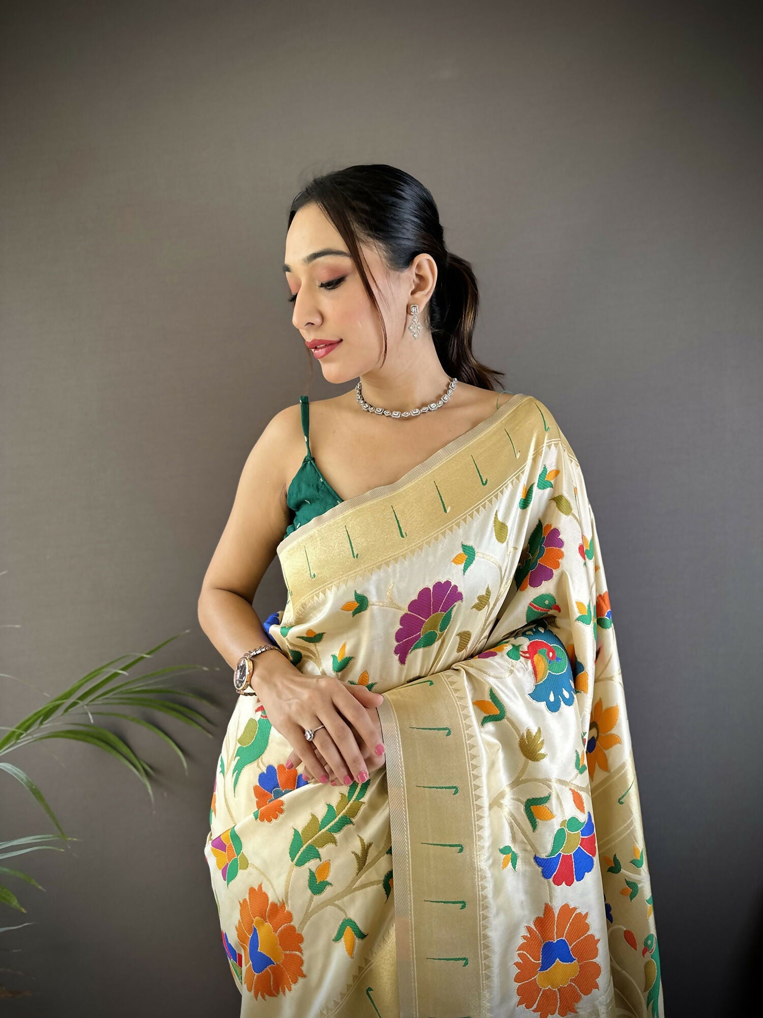 Off-White Zari Woven Floral Motifs Soft Silk Paithani Saree
