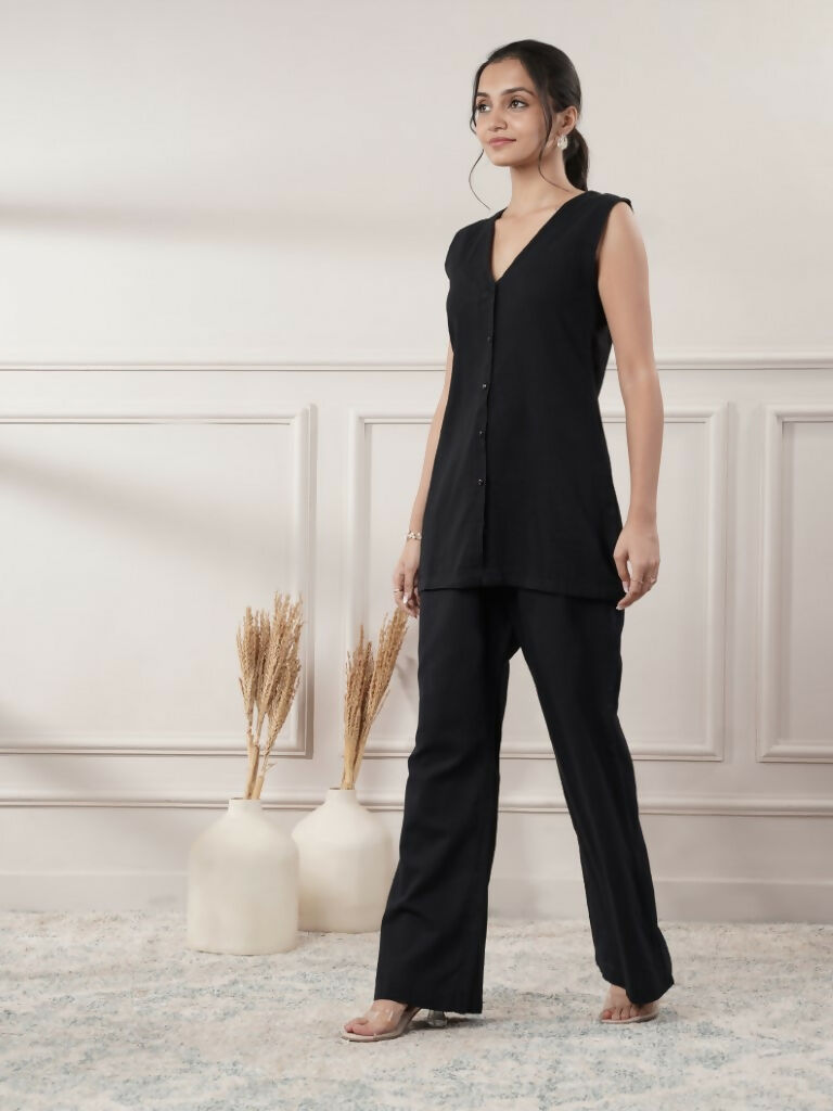 Women's Black Sleeveless V-Neck Co-Ord Set