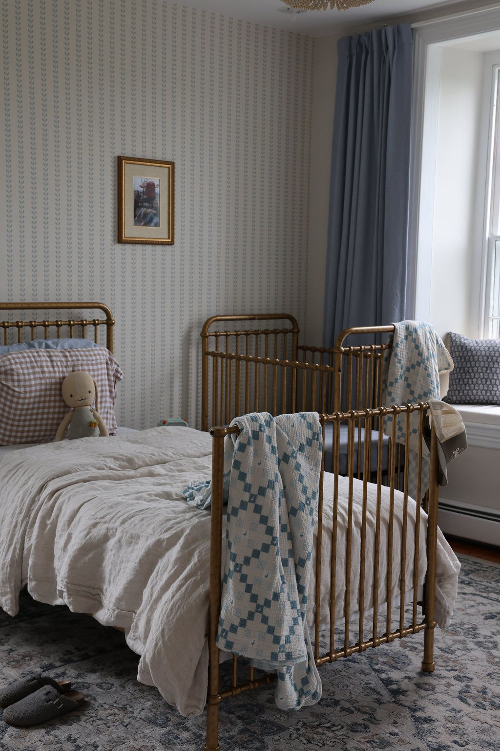 Francesca Geometric Wallpaper in Sage-Green and Beige