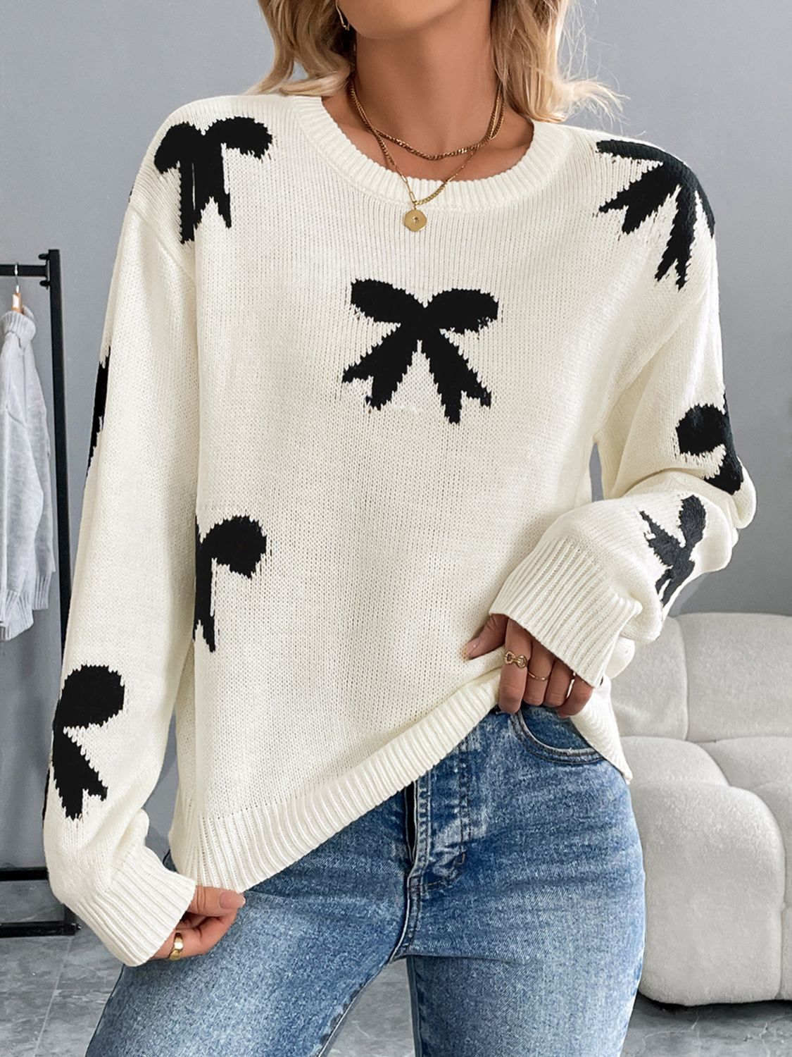 Women White Long Sleeve Sweater with Black Bow Graphic Print