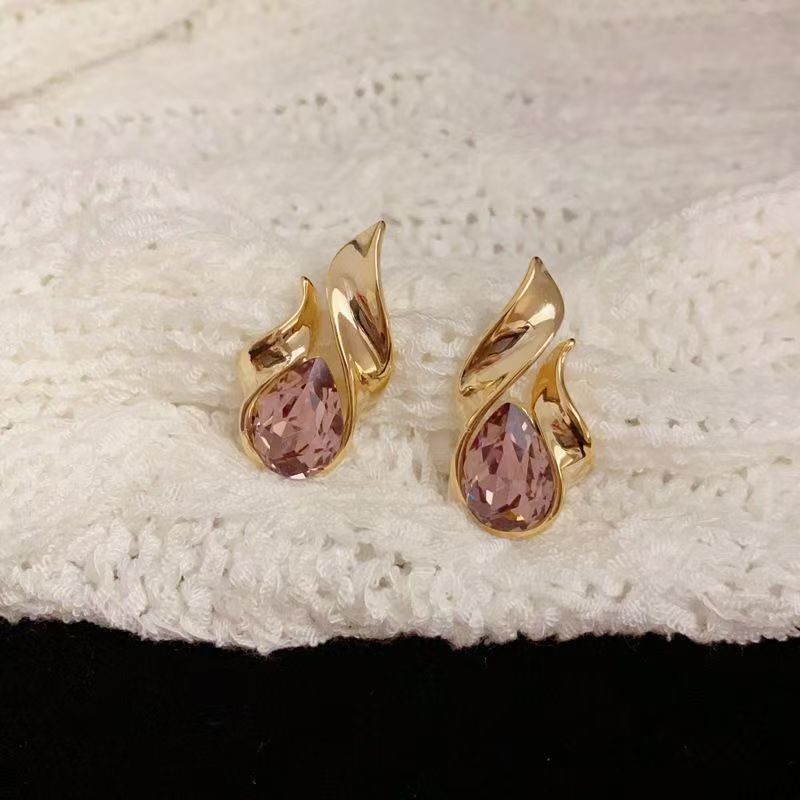 Gold-Plated Teardrop Stud Earrings: European Retro Minimalist Jewelry