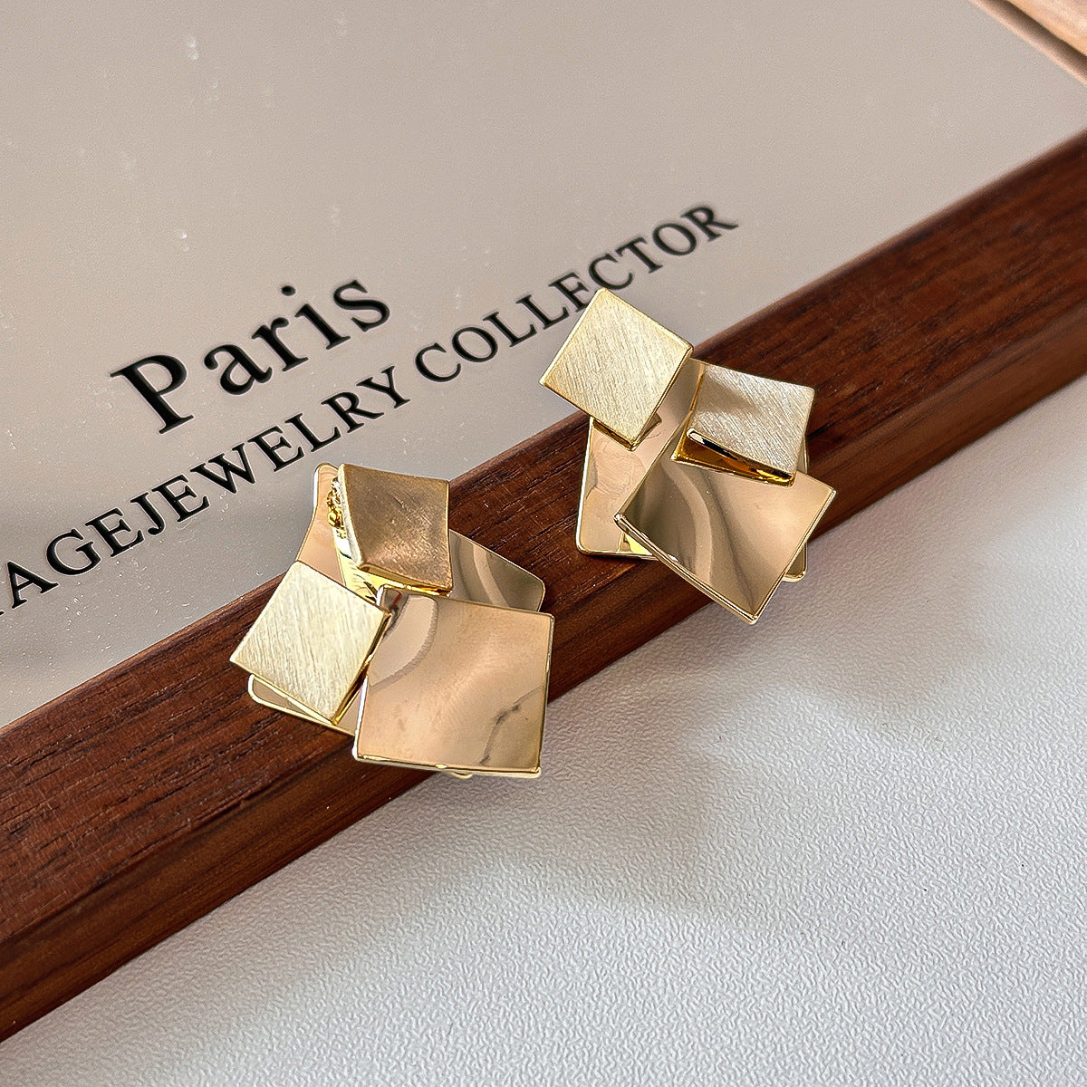Cool-style Metal Versatile Stud Earrings Fashionable And Minimalist