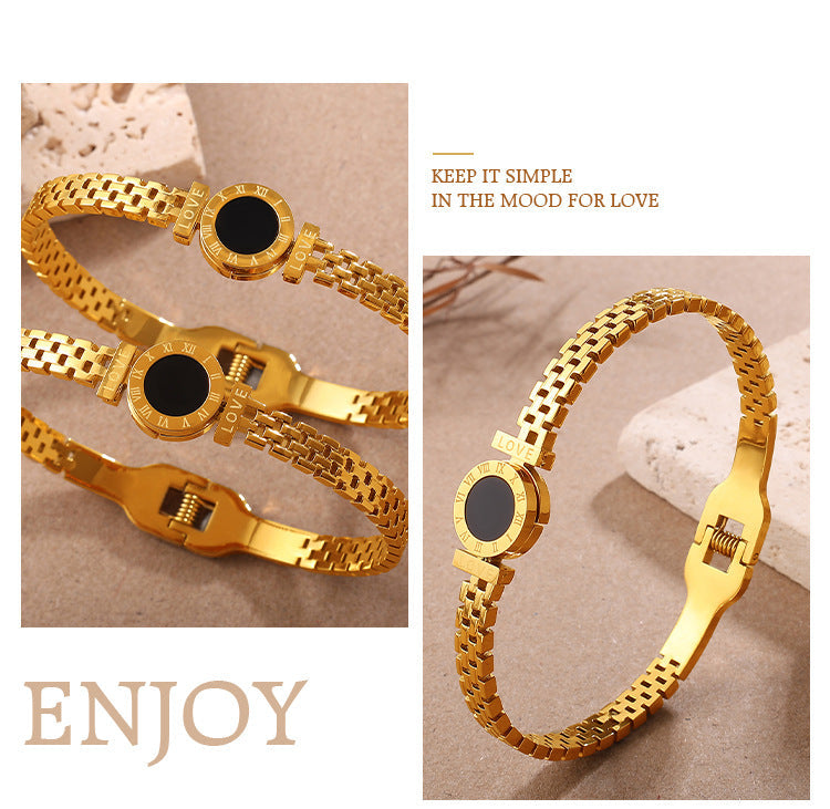 Fashionable, Versatile, Exclusive And Exquisite Wrist Accessory With Unique Style And Light Luxury. Gold Roman Numeral Black Surface Decorative Clasp Bracelet.