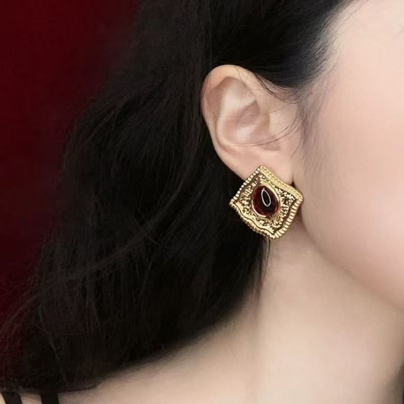 Vintage Red Stone Baroque Earrings – Gold Tone Studs