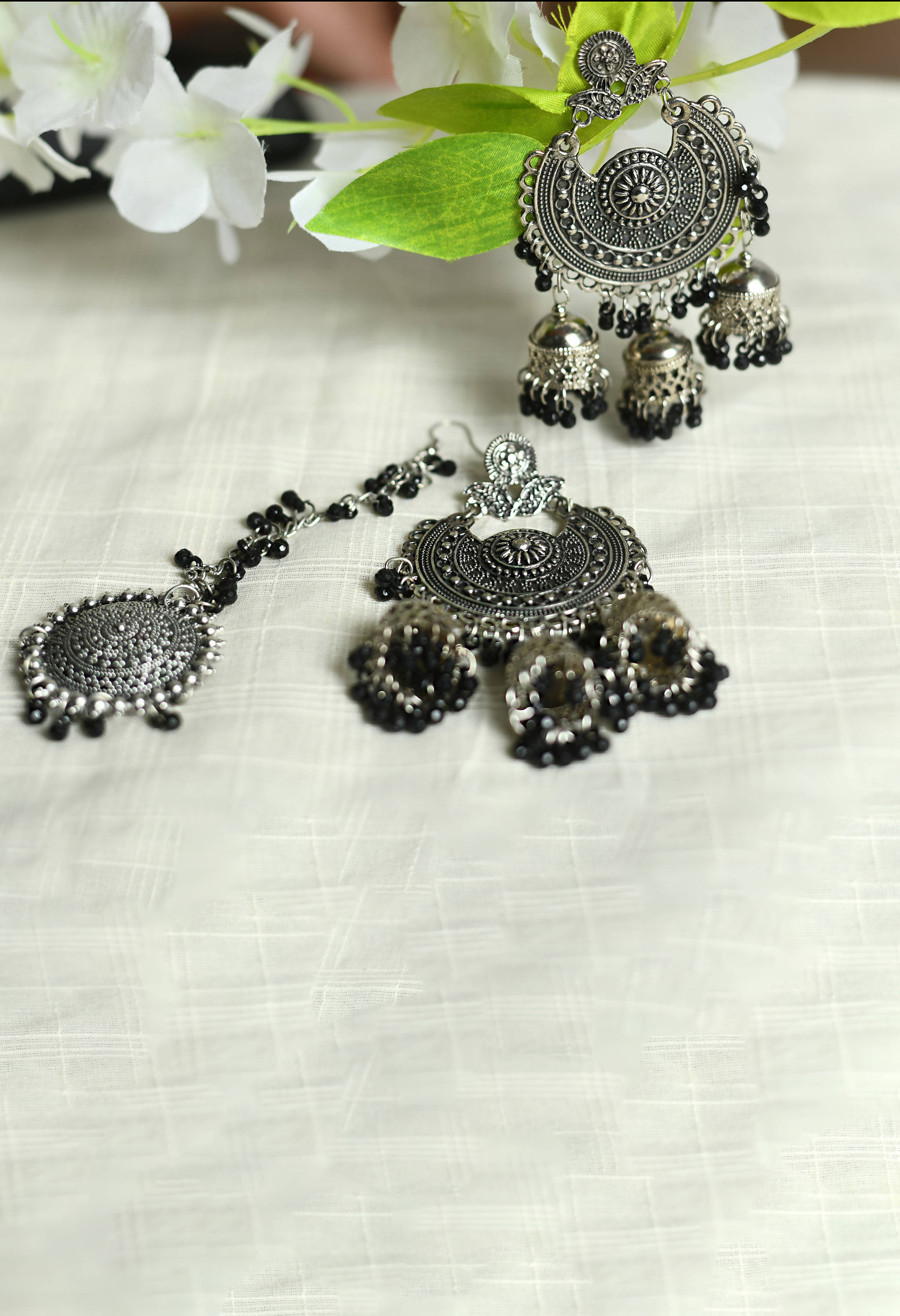 Traditional Kundan Jhumka Earrings with Matching Maang Tikka